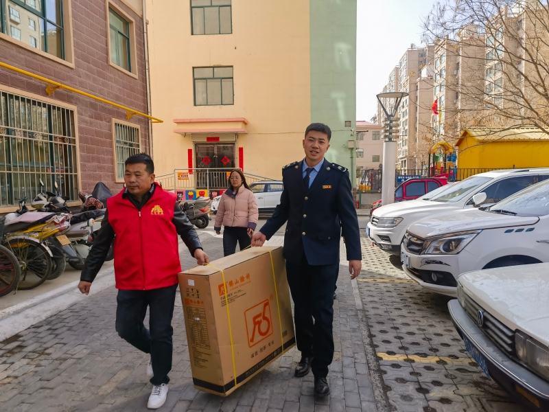 張掖市稅務局開展學雷鋒文明實踐活動